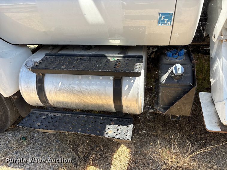 image for item YA4045 2015 Ford F750 Super Duty forestry bucket truck