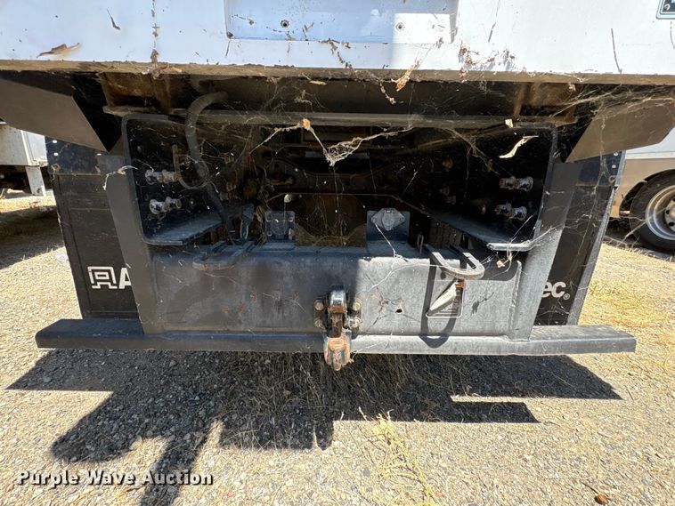 image for item YA4045 2015 Ford F750 Super Duty forestry bucket truck