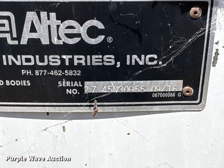 image for item YA4045 2015 Ford F750 Super Duty forestry bucket truck