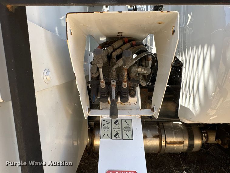 image for item YA4045 2015 Ford F750 Super Duty forestry bucket truck