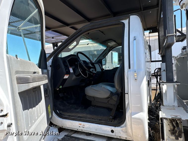 image for item YA4045 2015 Ford F750 Super Duty forestry bucket truck
