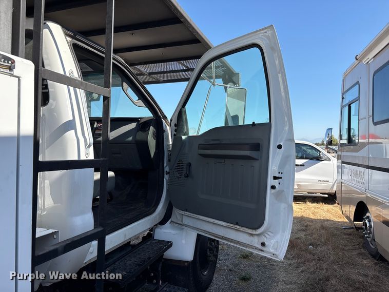 image for item YA4045 2015 Ford F750 Super Duty forestry bucket truck