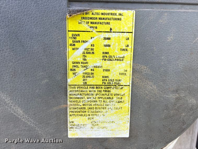 image for item YA4045 2015 Ford F750 Super Duty forestry bucket truck