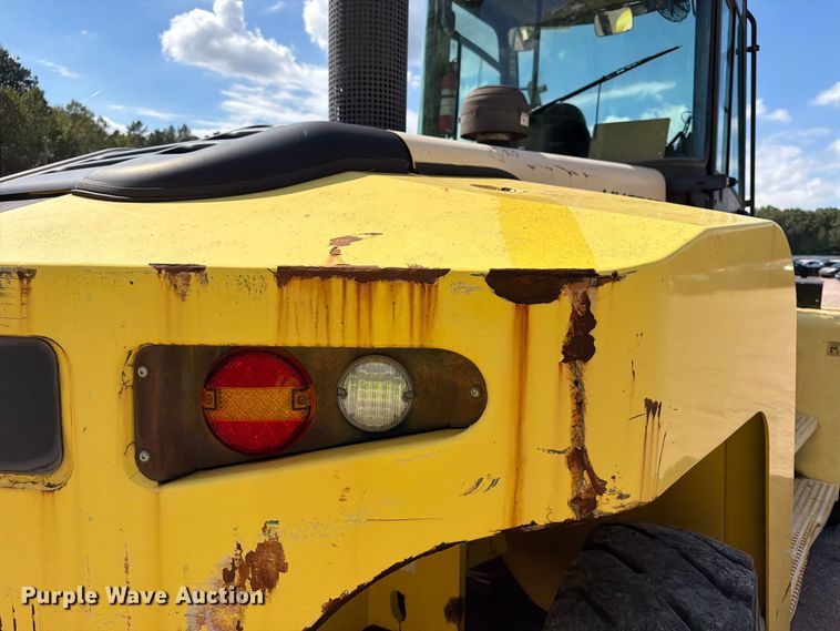 image for item YA4562 Hyster H300HD2 forklift
