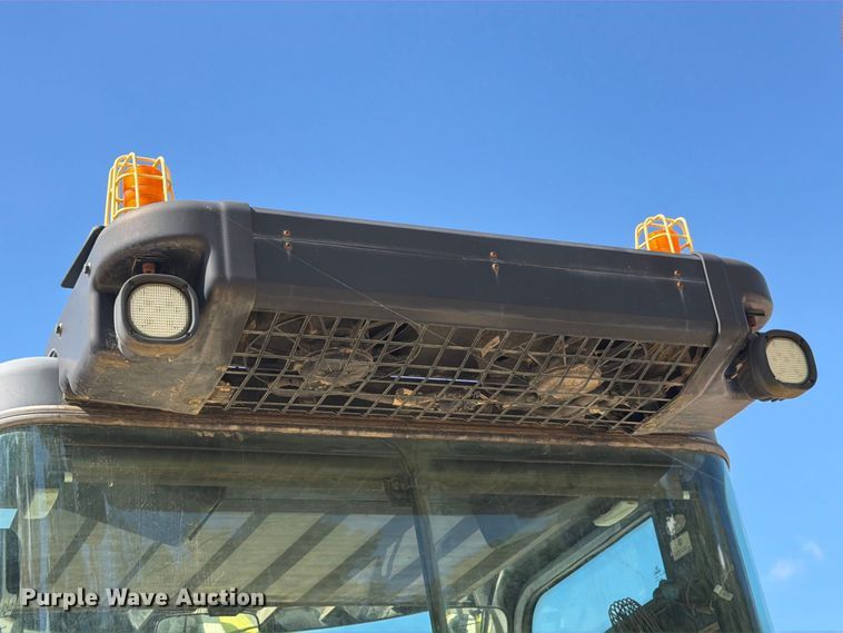 image for item YA4562 Hyster H300HD2 forklift