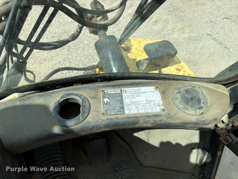 image for item YA4562 Hyster H300HD2 forklift