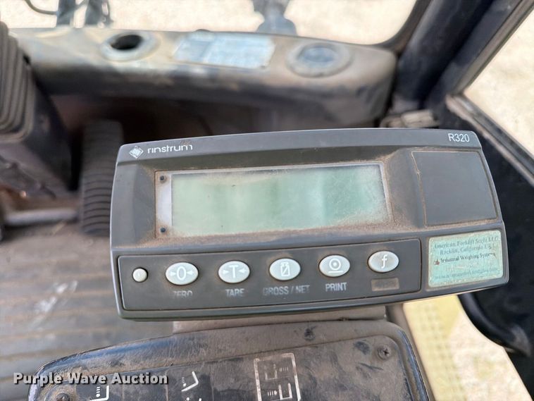 image for item YA4562 Hyster H300HD2 forklift