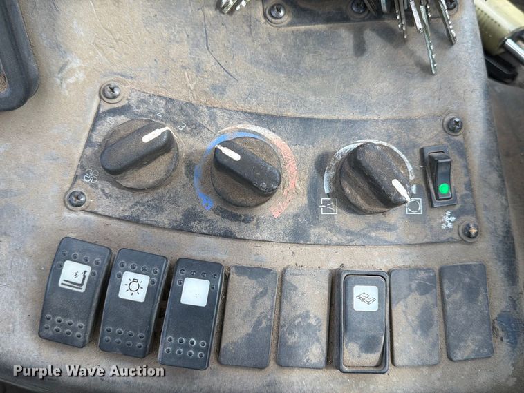 image for item YA4562 Hyster H300HD2 forklift