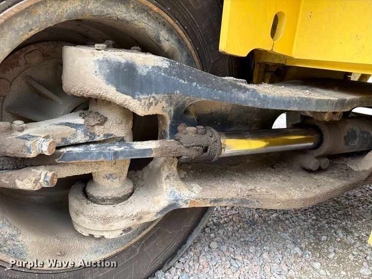 image for item YA4562 Hyster H300HD2 forklift