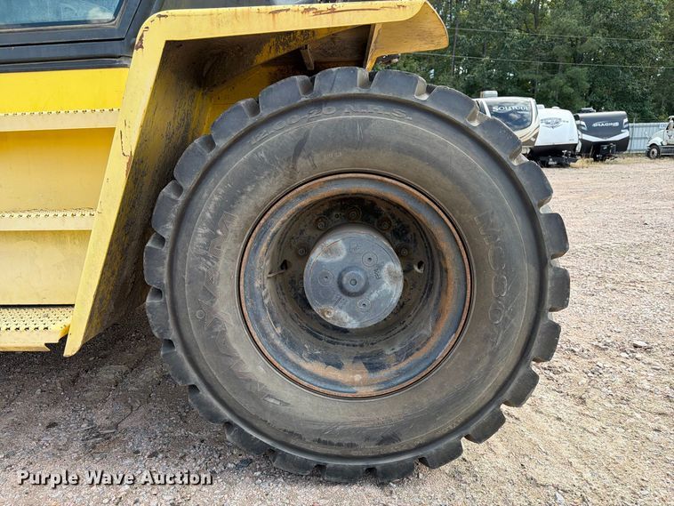image for item YA4562 Hyster H300HD2 forklift