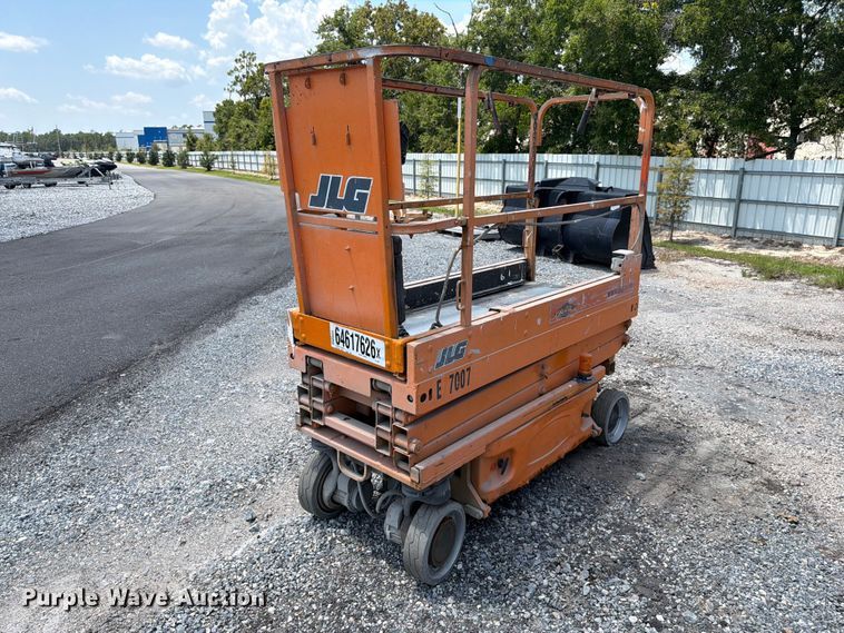 image for item YA4567 2007 JLG 1930ES scissor lift