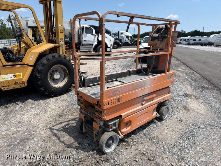image for item YA4567 2007 JLG 1930ES scissor lift