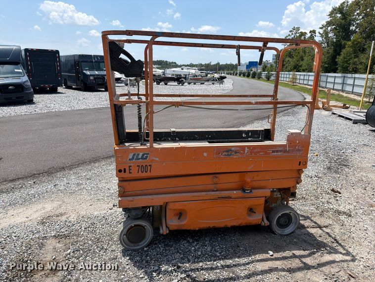 image for item YA4567 2007 JLG 1930ES scissor lift