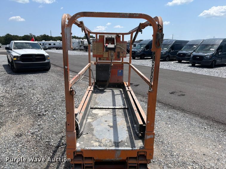 image for item YA4567 2007 JLG 1930ES scissor lift