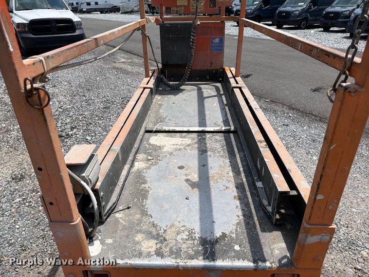 image for item YA4567 2007 JLG 1930ES scissor lift