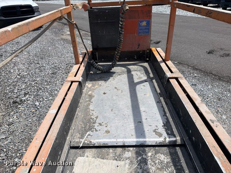 image for item YA4567 2007 JLG 1930ES scissor lift