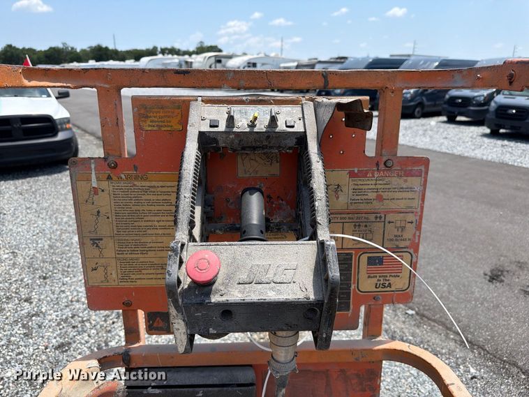 image for item YA4567 2007 JLG 1930ES scissor lift