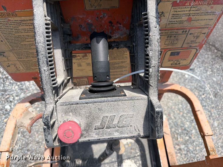 image for item YA4567 2007 JLG 1930ES scissor lift