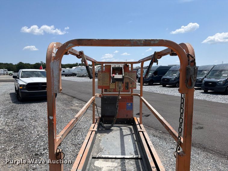 image for item YA4567 2007 JLG 1930ES scissor lift