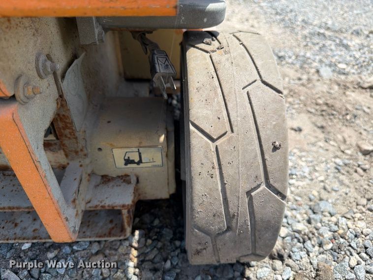 image for item YA4567 2007 JLG 1930ES scissor lift