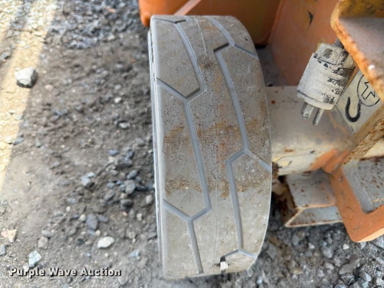 image for item YA4567 2007 JLG 1930ES scissor lift