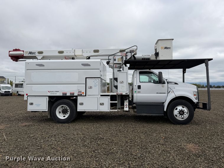 image for item YA4619 2016 Ford F750 Super Duty forestry bucket truck