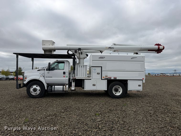 image for item YA4619 2016 Ford F750 Super Duty forestry bucket truck