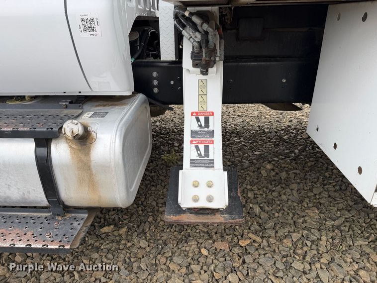image for item YA4619 2016 Ford F750 Super Duty forestry bucket truck