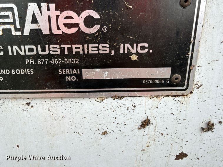 image for item YA4619 2016 Ford F750 Super Duty forestry bucket truck