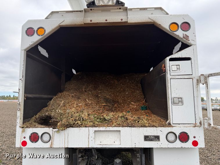 image for item YA4619 2016 Ford F750 Super Duty forestry bucket truck