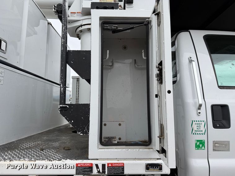image for item YA4619 2016 Ford F750 Super Duty forestry bucket truck