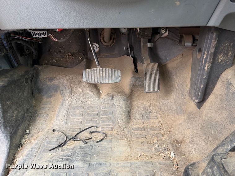 image for item YA4619 2016 Ford F750 Super Duty forestry bucket truck