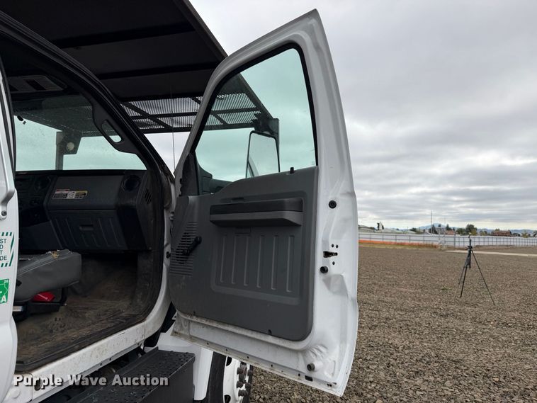 image for item YA4619 2016 Ford F750 Super Duty forestry bucket truck