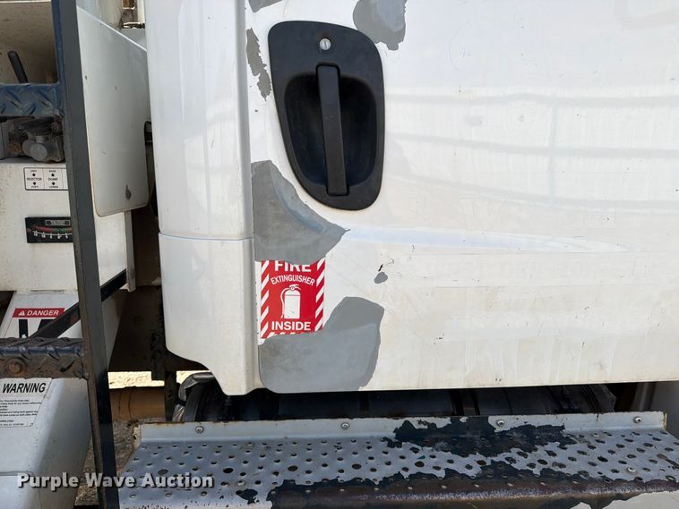 image for item YA4629 2016 Freightliner Business Class M2 forestry bucket truck