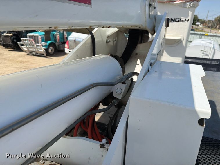 image for item YA4629 2016 Freightliner Business Class M2 forestry bucket truck
