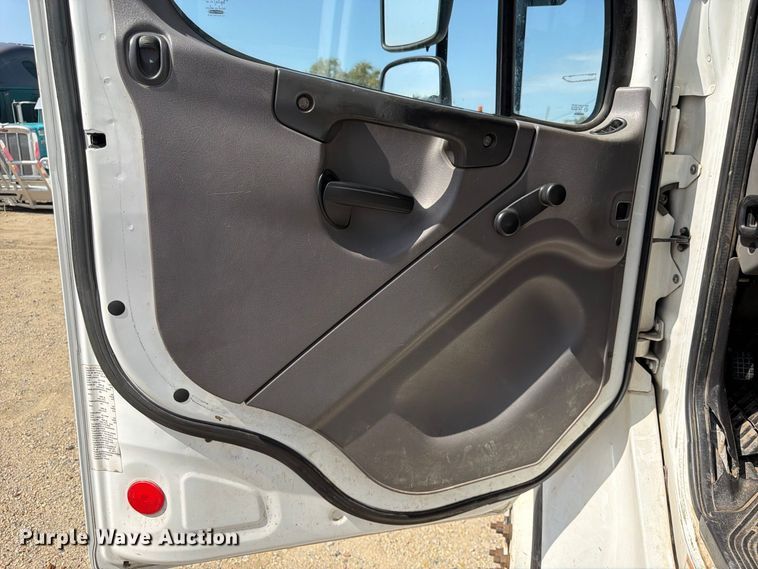 image for item YA4629 2016 Freightliner Business Class M2 forestry bucket truck