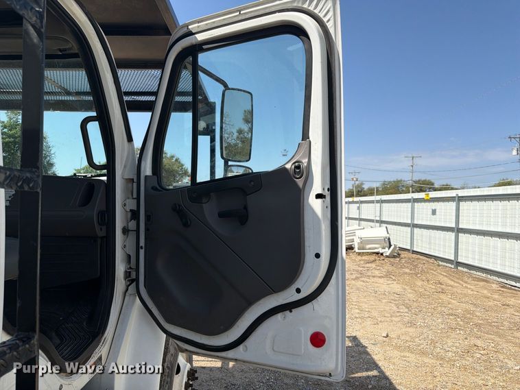 image for item YA4629 2016 Freightliner Business Class M2 forestry bucket truck