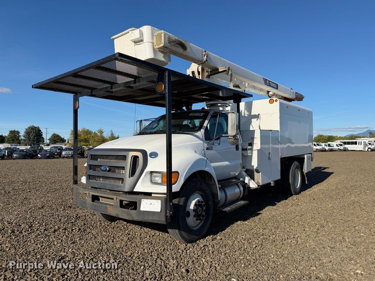 image for item YA4630 2015 Ford F750 Super Duty forestry bucket truck