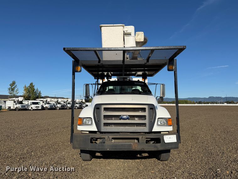 image for item YA4630 2015 Ford F750 Super Duty forestry bucket truck