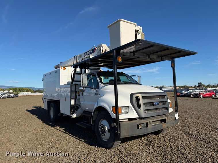 image for item YA4630 2015 Ford F750 Super Duty forestry bucket truck