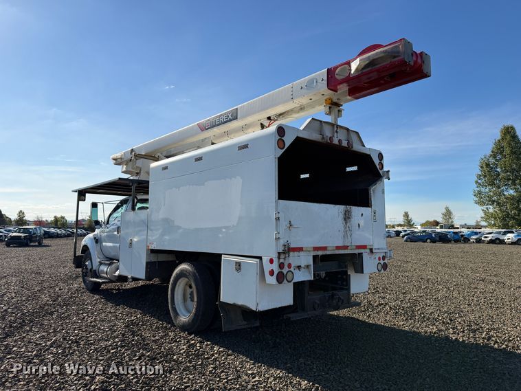 image for item YA4630 2015 Ford F750 Super Duty forestry bucket truck