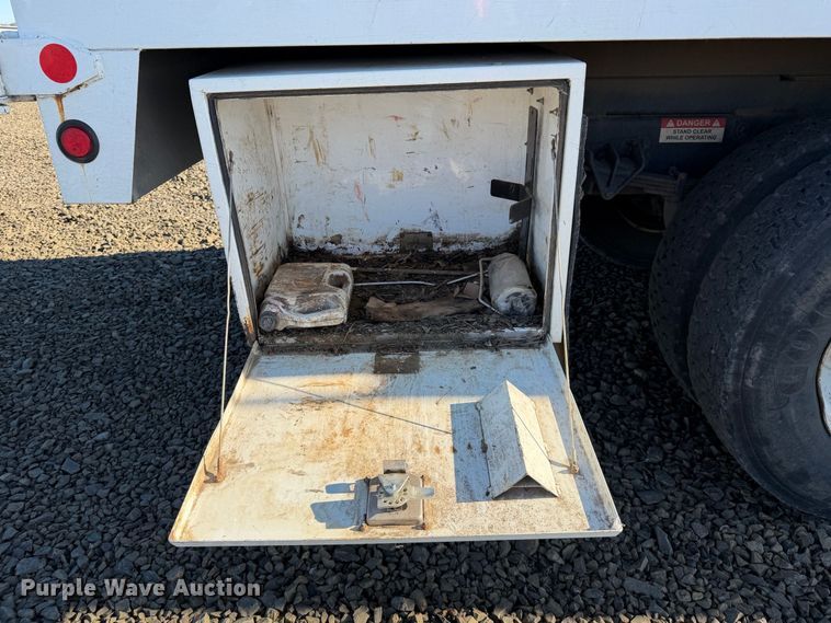 image for item YA4630 2015 Ford F750 Super Duty forestry bucket truck