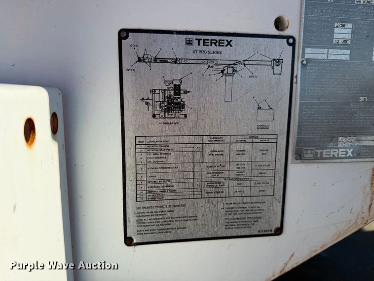 image for item YA4630 2015 Ford F750 Super Duty forestry bucket truck