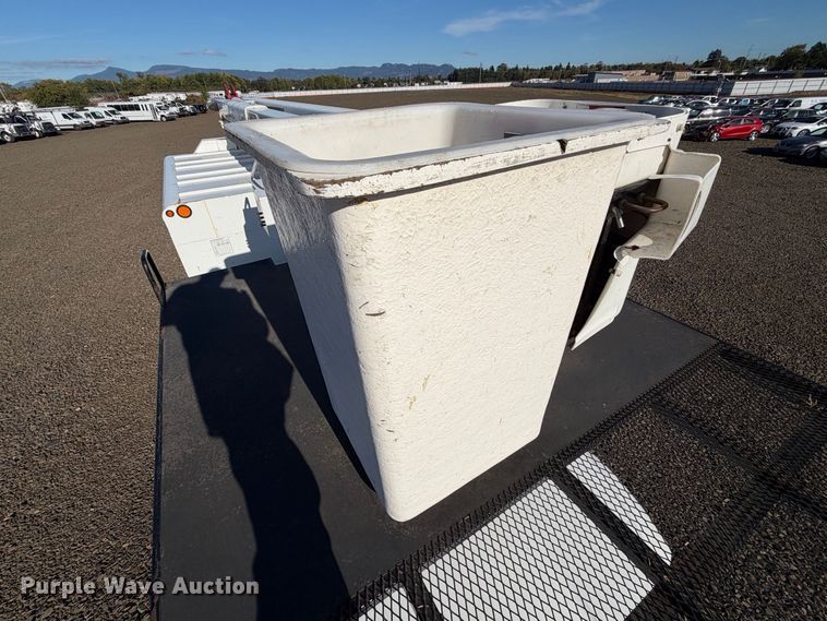 image for item YA4630 2015 Ford F750 Super Duty forestry bucket truck