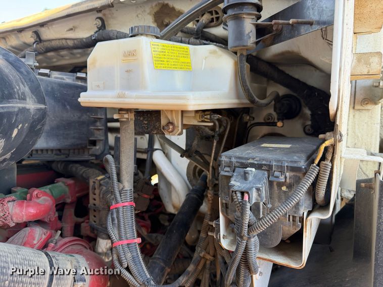 image for item YA4630 2015 Ford F750 Super Duty forestry bucket truck