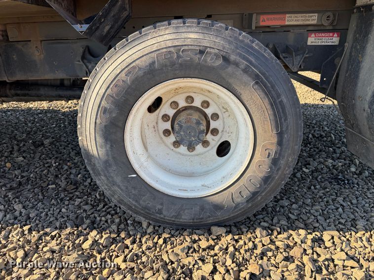 image for item YA4630 2015 Ford F750 Super Duty forestry bucket truck