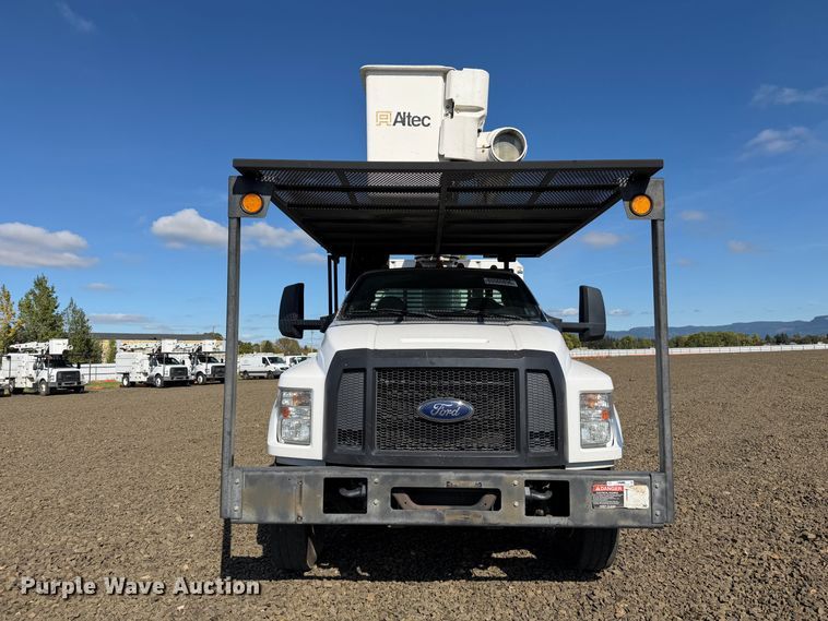 image for item YA4679 2016 Ford F750 Super Duty forestry bucket truck