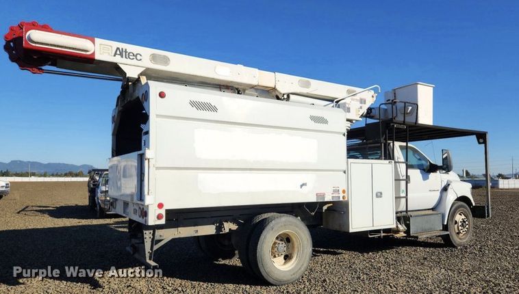 image for item YA4679 2016 Ford F750 Super Duty forestry bucket truck