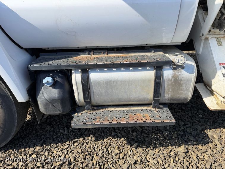 image for item YA4679 2016 Ford F750 Super Duty forestry bucket truck