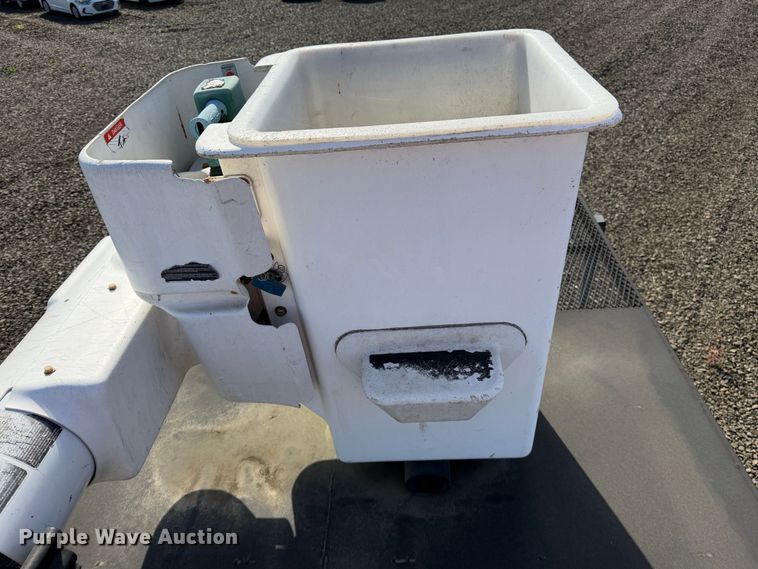 image for item YA4679 2016 Ford F750 Super Duty forestry bucket truck